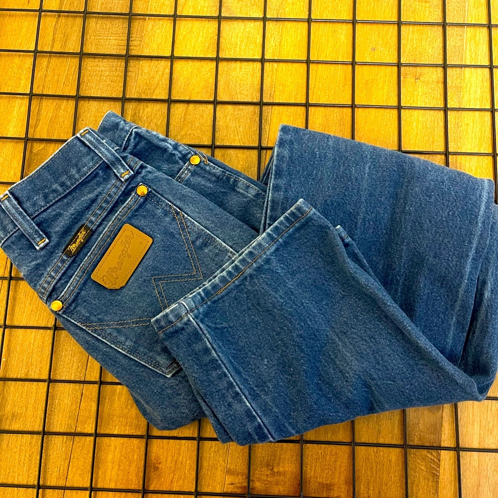 Wrangler Jeans 29x32, good condition has some wear on the wrangler label